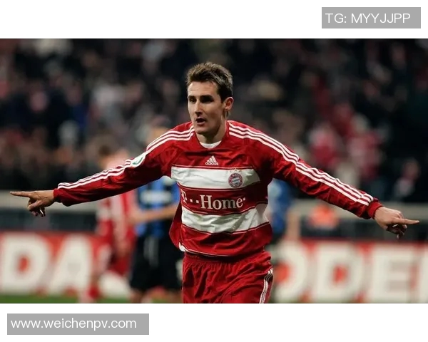 足球场上的17号传奇球星盘点与他们的辉煌成就回顾 足球场上的17号传奇球星盘点与他们的辉煌成就回顾