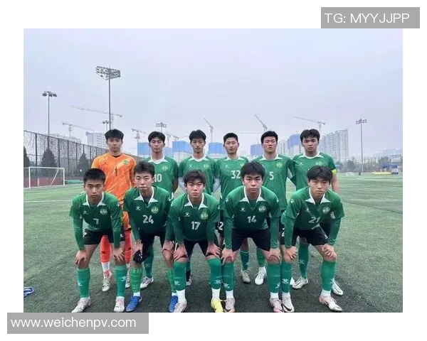 西安足球队以54分稳居锦标赛积分榜首位展现强劲实力 西安足球队以54分稳居锦标赛积分榜首位展现强劲实力