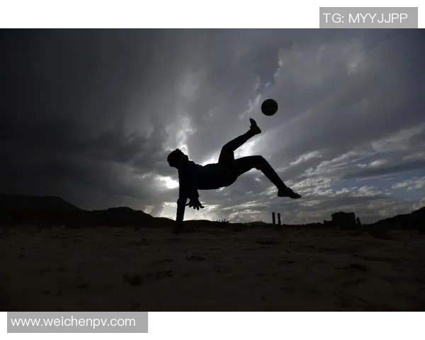 揭秘足球明星红衣少年背后的故事与成就 揭秘足球明星红衣少年背后的故事与成就