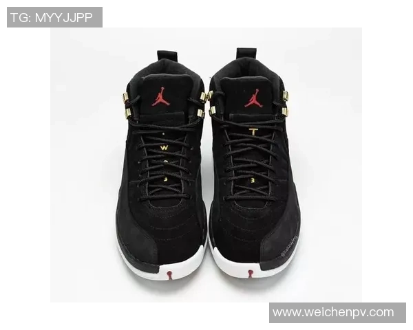 足球明星们的AJ鞋履风格解析与时尚搭配技巧分享